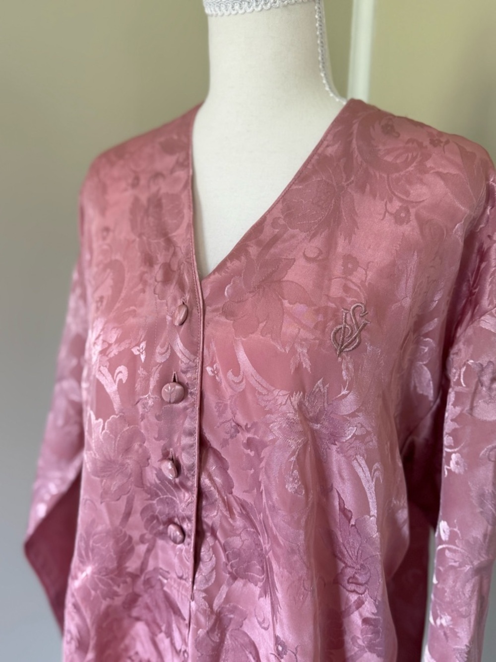 Vintage Victoria’s Secret Gold Label Nightgown Long Sleeve Pajama Shirt VS logo